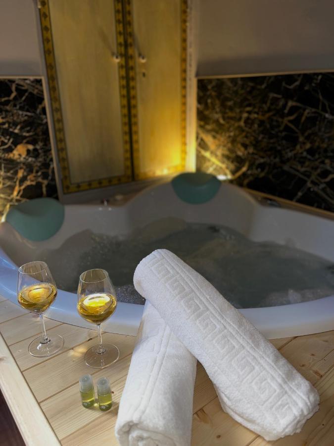 Wineexperience- Wine&Jacuzzi Suite 레체 외부 사진